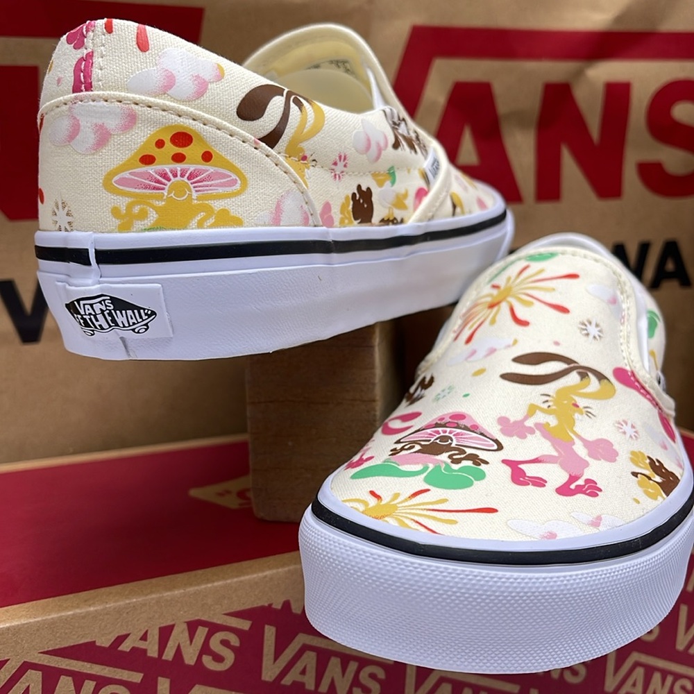 Vans Men’s Classic Slip-On Get Outdoors Classic White 
VN000BVZFRL
Sne… - Picture 10 of 16